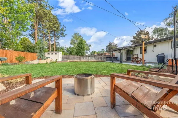 6953 W Ashland Dr, Boise, ID 83709