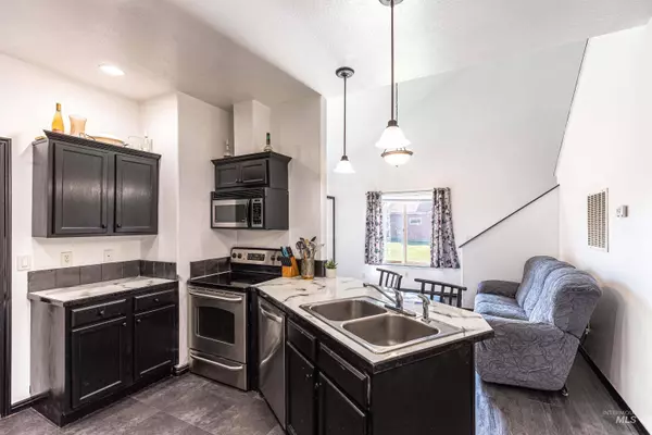 35 1 Mangum Cir, Donnelly, ID 83615