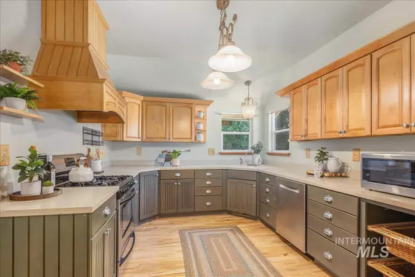 6209 Foothill Road, Star, ID 83669