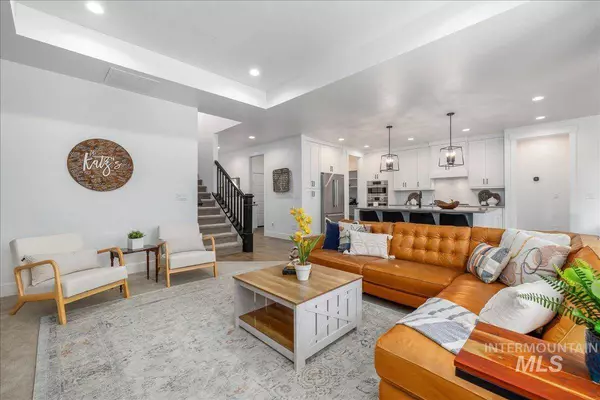 5958 N Colosseum Ave, Meridian, ID 83646