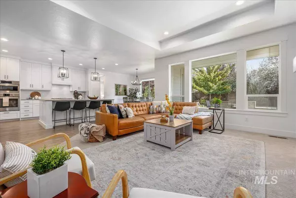 5958 N Colosseum Ave, Meridian, ID 83646