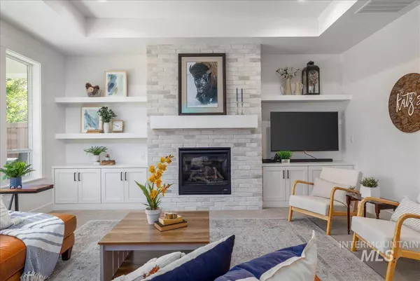 5958 N Colosseum Ave, Meridian, ID 83646