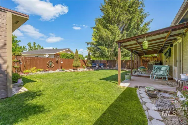 1379 N Caterpillar Ave, Kuna, ID 83634