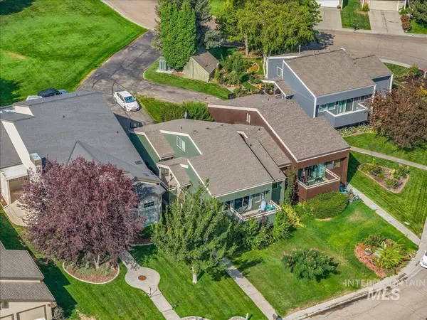 721 Parkside Way