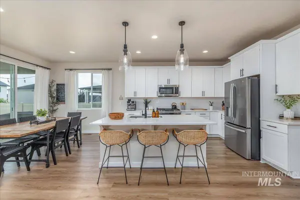 11355 W Soaring Hawk St, Star, ID 83669