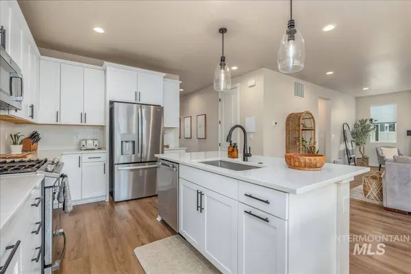 11355 W Soaring Hawk St, Star, ID 83669