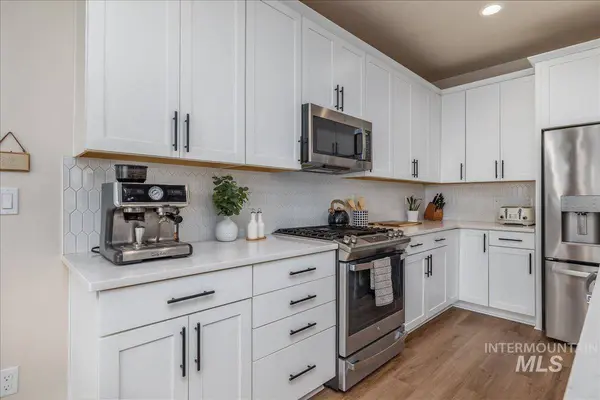 11355 W Soaring Hawk St, Star, ID 83669