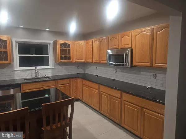 600 E POPLAR RD, Sterling, VA 20164