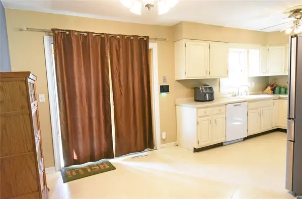 1612 Woodside CT NW, Cedar Rapids, IA 52405