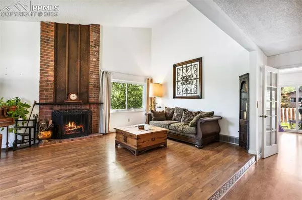 965 Red Mesa DR, Colorado Springs, CO 80906