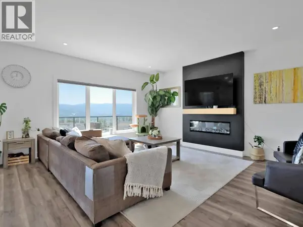 767 Acadia Street, Kelowna, BC V1V0A8