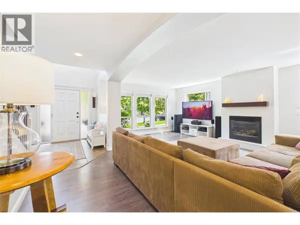 307 McCarren Avenue, Kelowna, BC V1W5A6