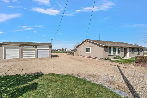 73 S Robinson Rd, Nampa, ID 83687