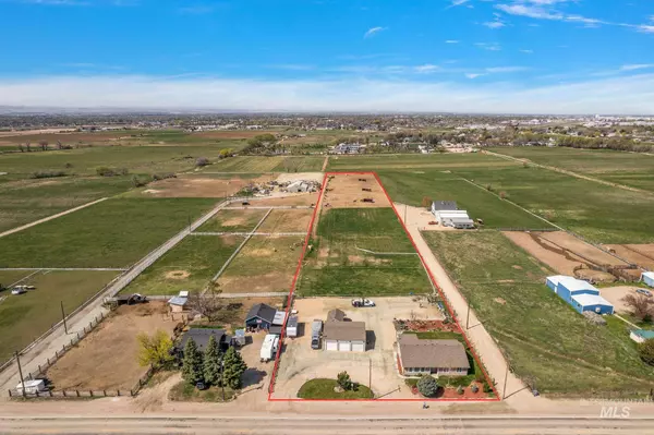 73 S Robinson Rd, Nampa, ID 83687