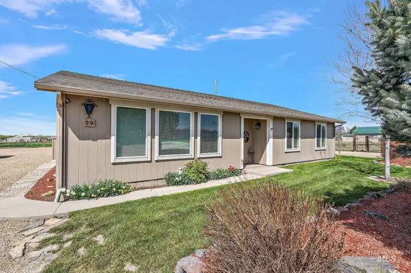 73 S Robinson Rd, Nampa, ID 83687