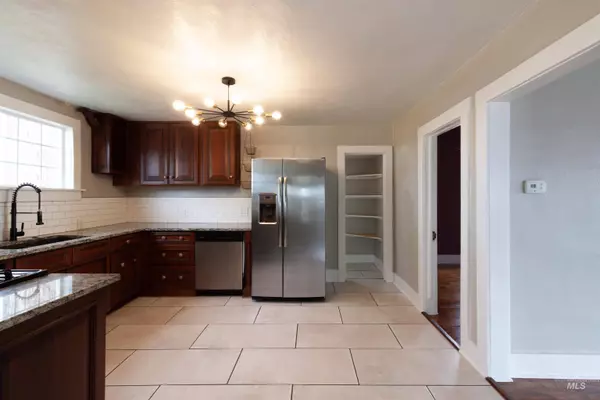 415 7th Ave North, Nampa, ID 83687