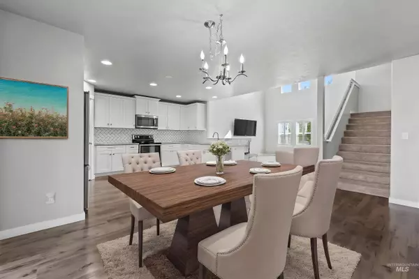 927 N Finsbury Way, Star, ID 83669