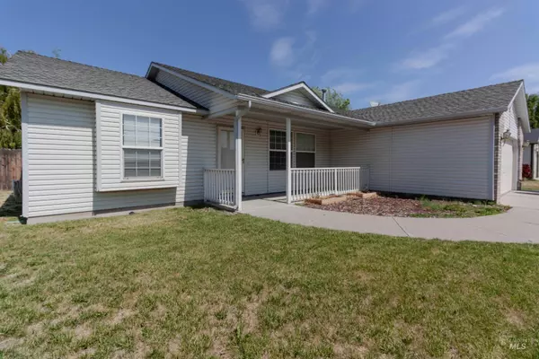 895 Partridge Dr, Mountain Home, ID 83647