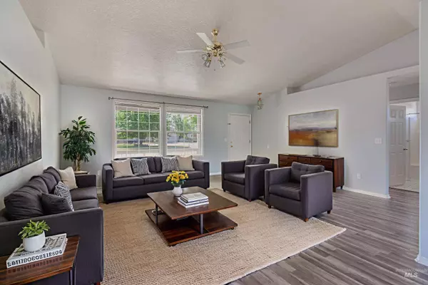 895 Partridge Dr, Mountain Home, ID 83647