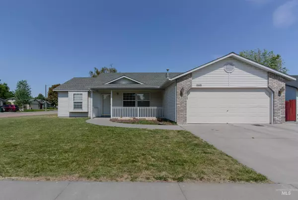 895 Partridge Dr, Mountain Home, ID 83647