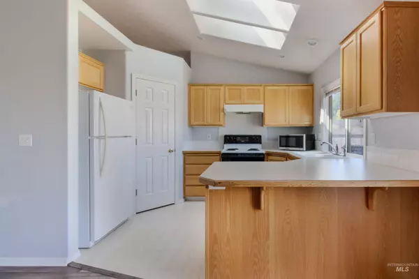 895 Partridge Dr, Mountain Home, ID 83647