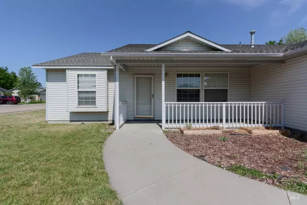 895 Partridge Dr, Mountain Home, ID 83647