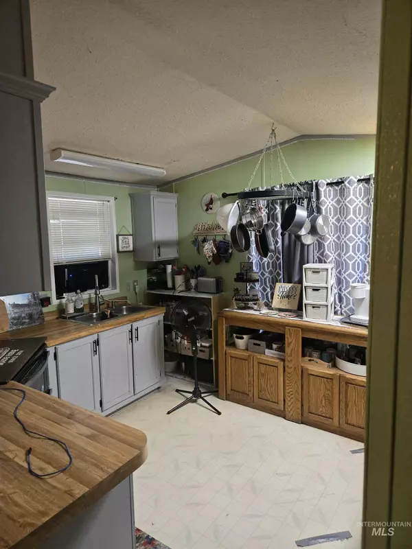 1165 E Commercial St, Weiser, ID 83672