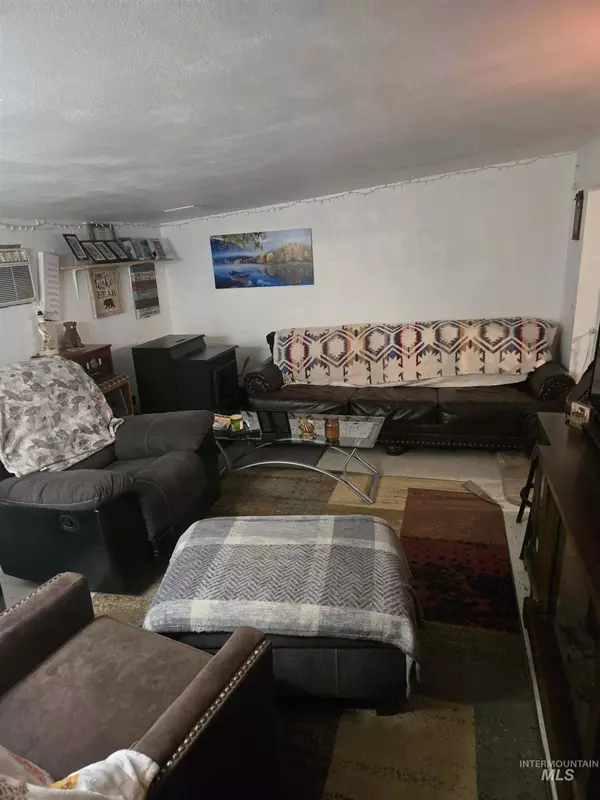 1165 E Commercial St, Weiser, ID 83672