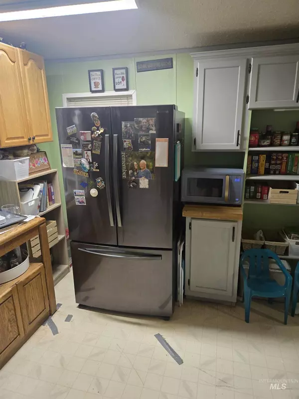 1165 E Commercial St, Weiser, ID 83672