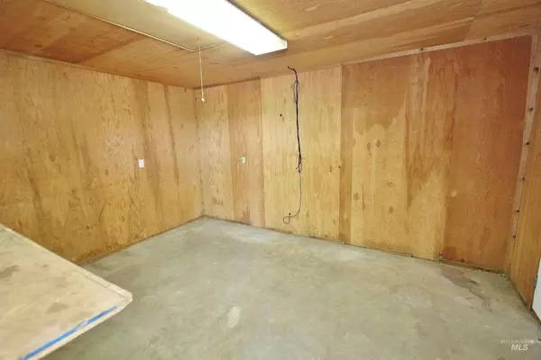 85 S Robinson Road, Nampa, ID 83687