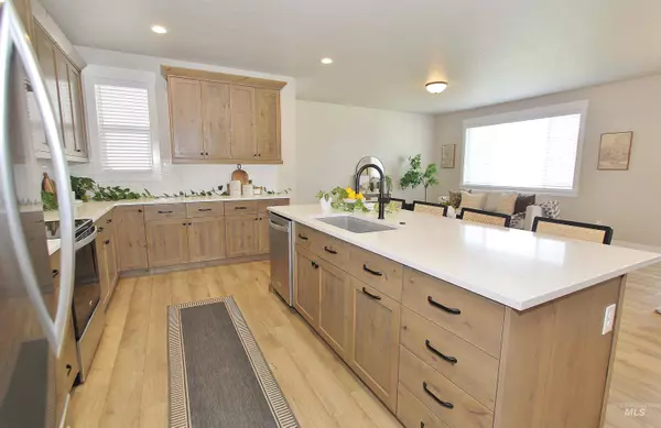 2227 N Desert Lily Ave, Star, ID 83669