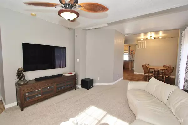 203 12th Ave N, Nampa, ID 83687