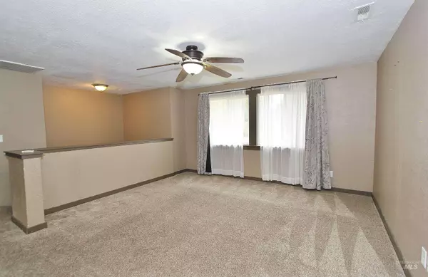 370 S 10th E, Mountain Home, ID 83647-3212