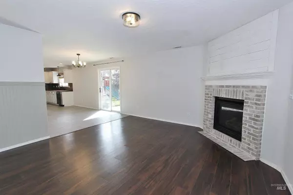 3012 Arcadian Dr, Caldwell, ID 83605