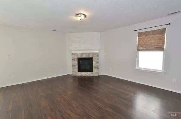 3012 Arcadian Dr, Caldwell, ID 83605