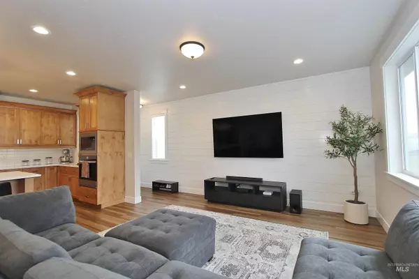 12682 W Teratai St, Star, ID 83669