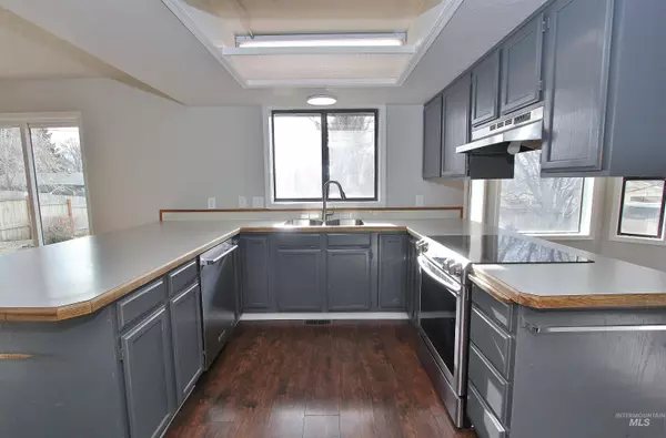 1225 E 18th N, Mountain Home, ID 83647