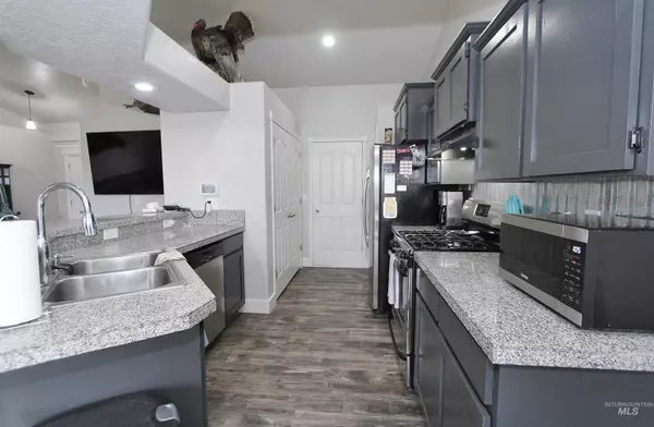 516 Arrowhead Dr, Nampa, ID 83686