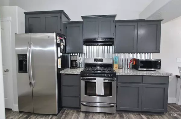 516 Arrowhead Dr, Nampa, ID 83686