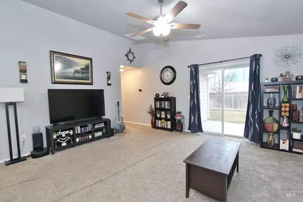 17582 Mountain Springs Ave, Nampa, ID 83687