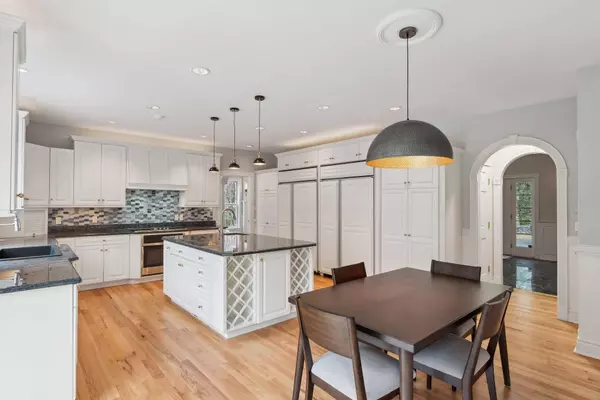 13 Streamwood LN, Falmouth, ME 04105