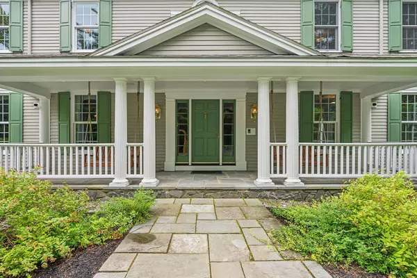 13 Streamwood LN, Falmouth, ME 04105