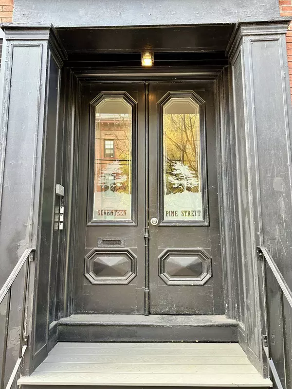 17 Pine ST #1, Portland, ME 04102