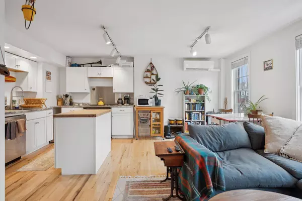 17 Pine ST #3, Portland, ME 04102