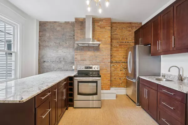 17 Pine ST #2, Portland, ME 04102