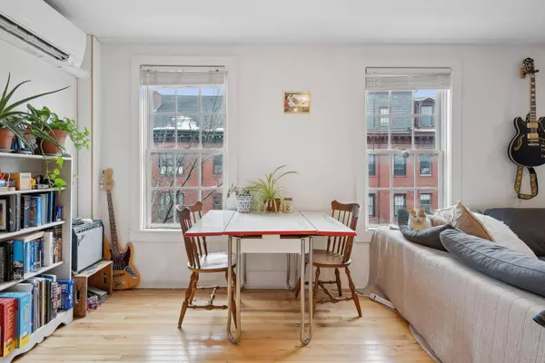 17 Pine ST #3, Portland, ME 04102