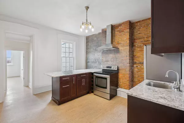 17 Pine ST #2, Portland, ME 04102