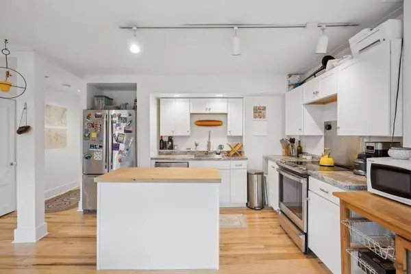 17 Pine ST #3, Portland, ME 04102