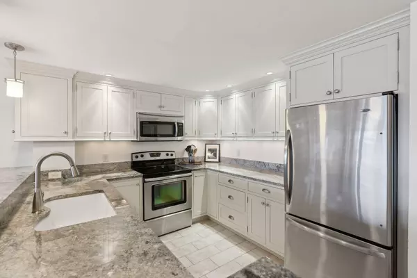 709 Chandlers Wharf #709, Portland, ME 04101