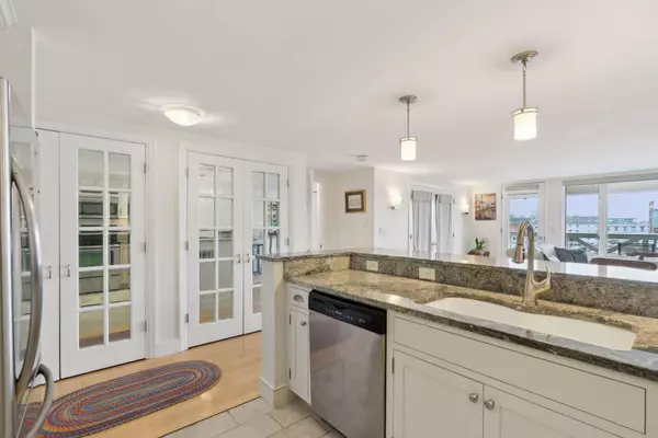 709 Chandlers Wharf #709, Portland, ME 04101